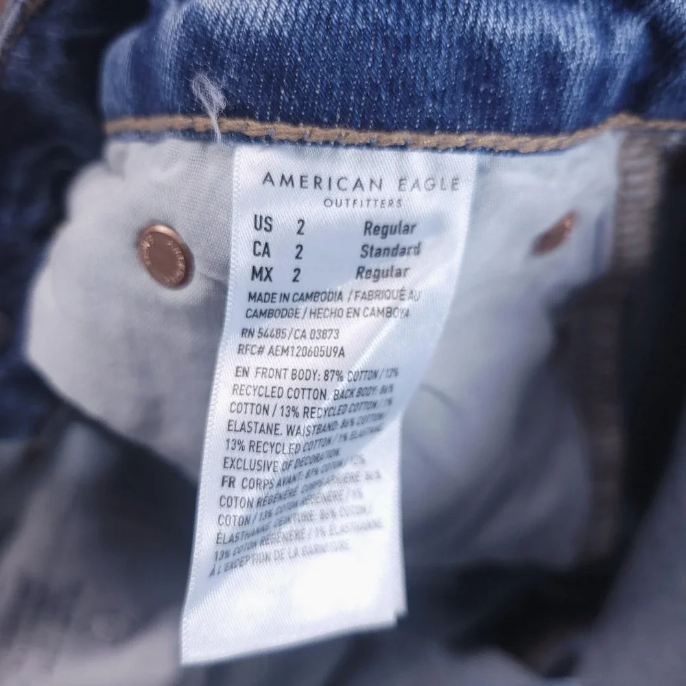 American Eagle Jeans Womens 2 Blue Curvy Stovepipe High Rise Straight Frayed Hem